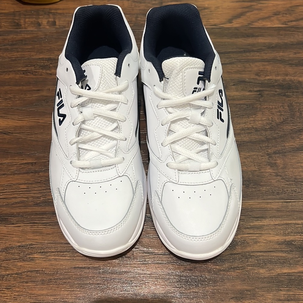 Fila men sneakers size 8 brand new without box